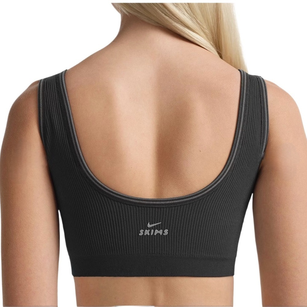 Nike x SKIMS Obsidian Ribbed Seamless Scoop Bra Top L NWT